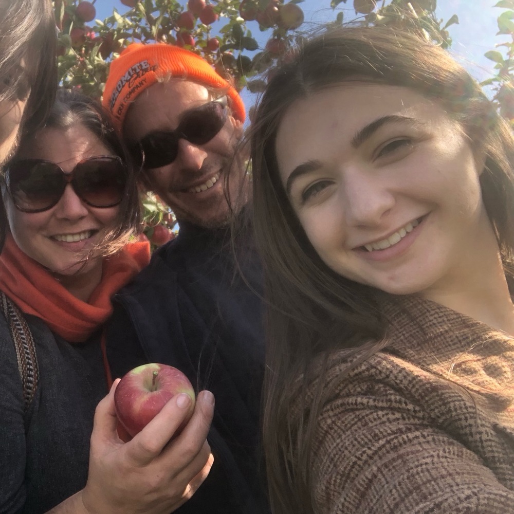 Meet your Posher, Holly